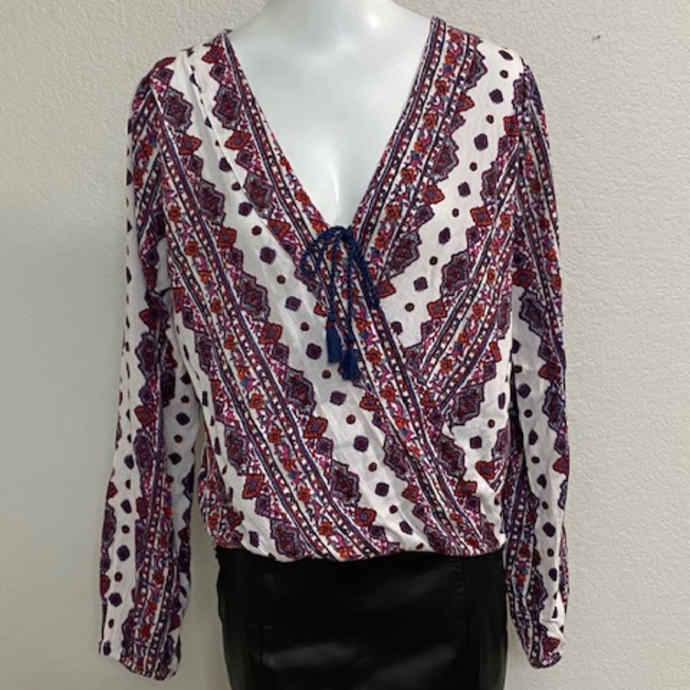 Hollister Shirt Size Medium